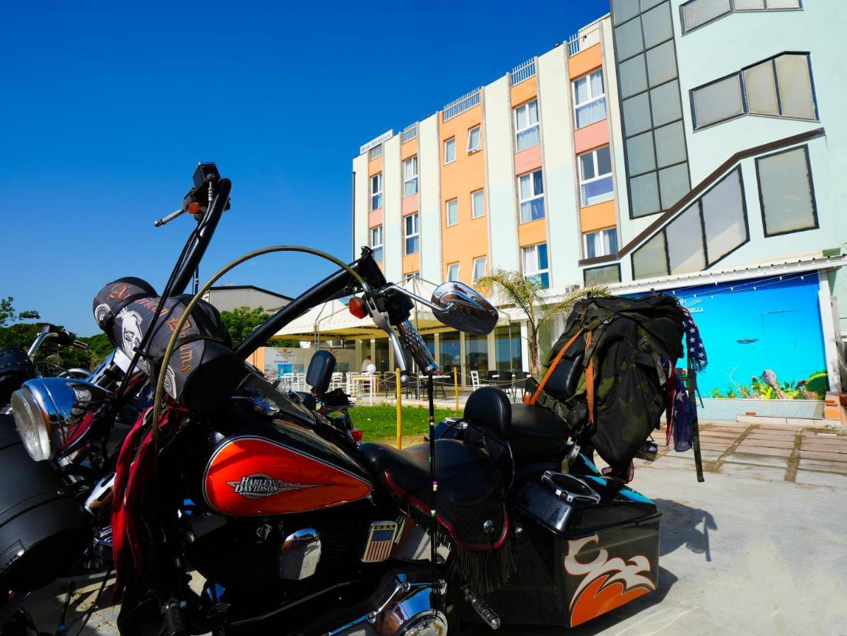 Hotel Rivabella Davoli Exterior photo